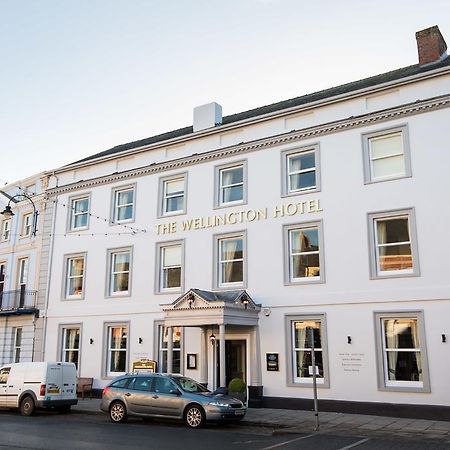 The Wellington Hotel Brecon Buitenkant foto