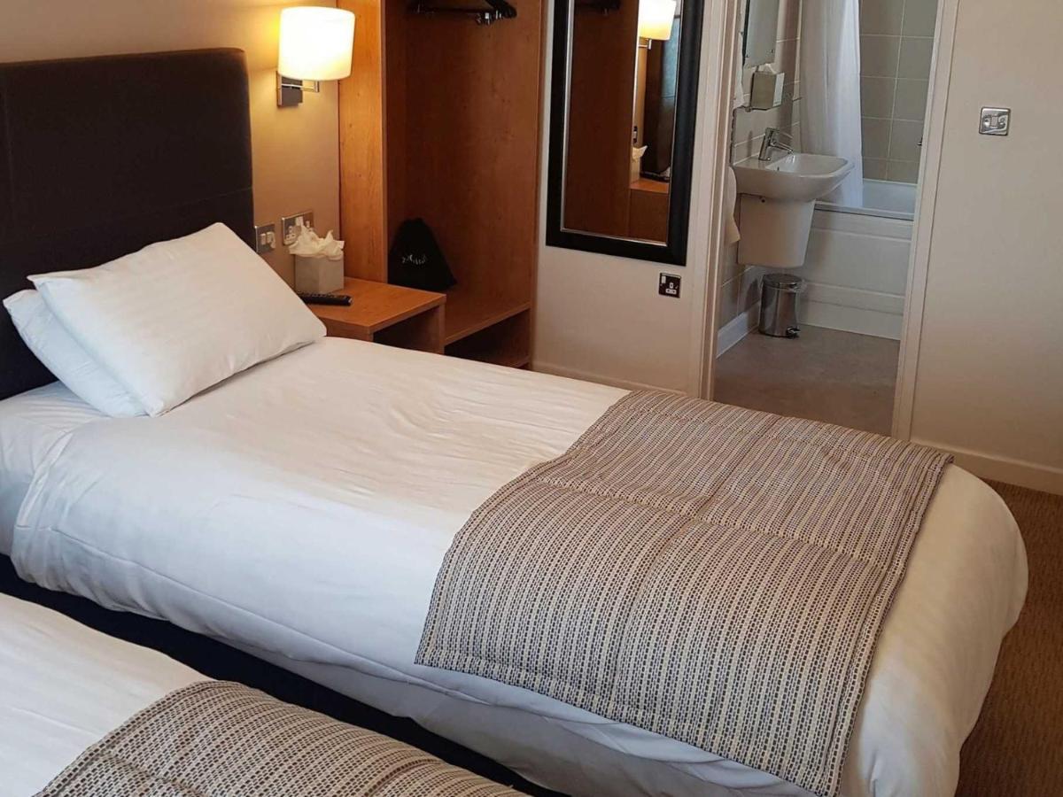 The Wellington Hotel Brecon Buitenkant foto