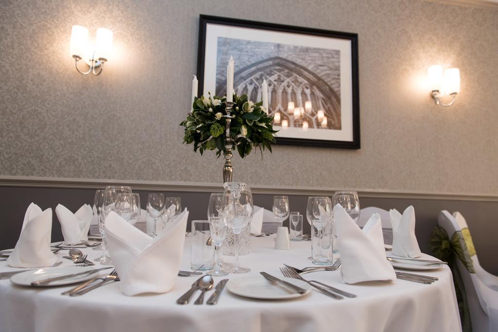 The Wellington Hotel Brecon Buitenkant foto