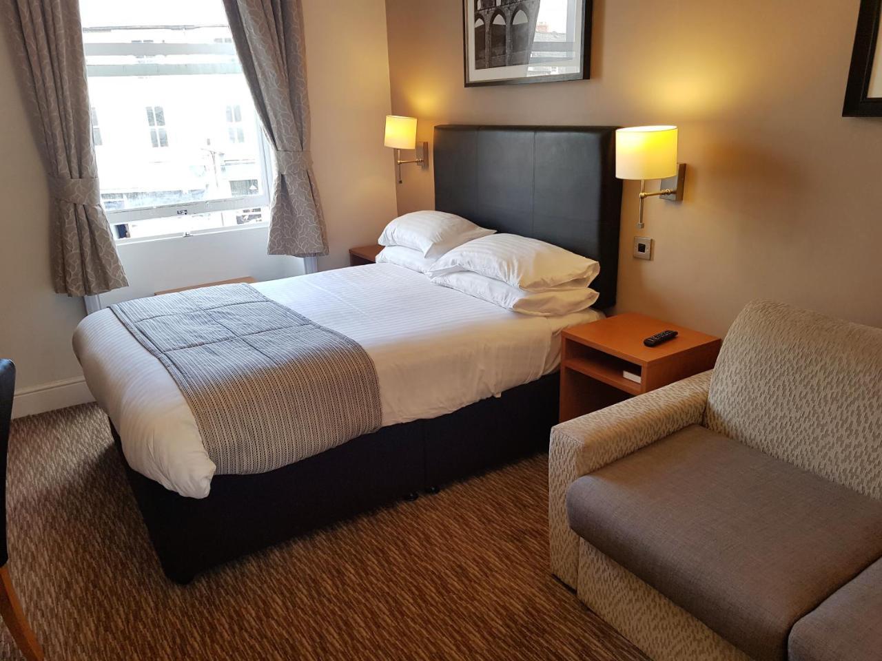 The Wellington Hotel Brecon Buitenkant foto