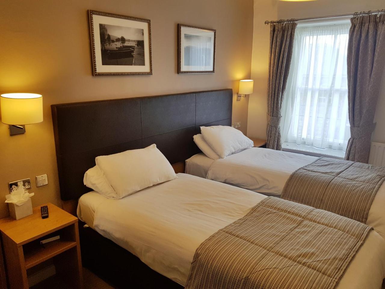 The Wellington Hotel Brecon Buitenkant foto