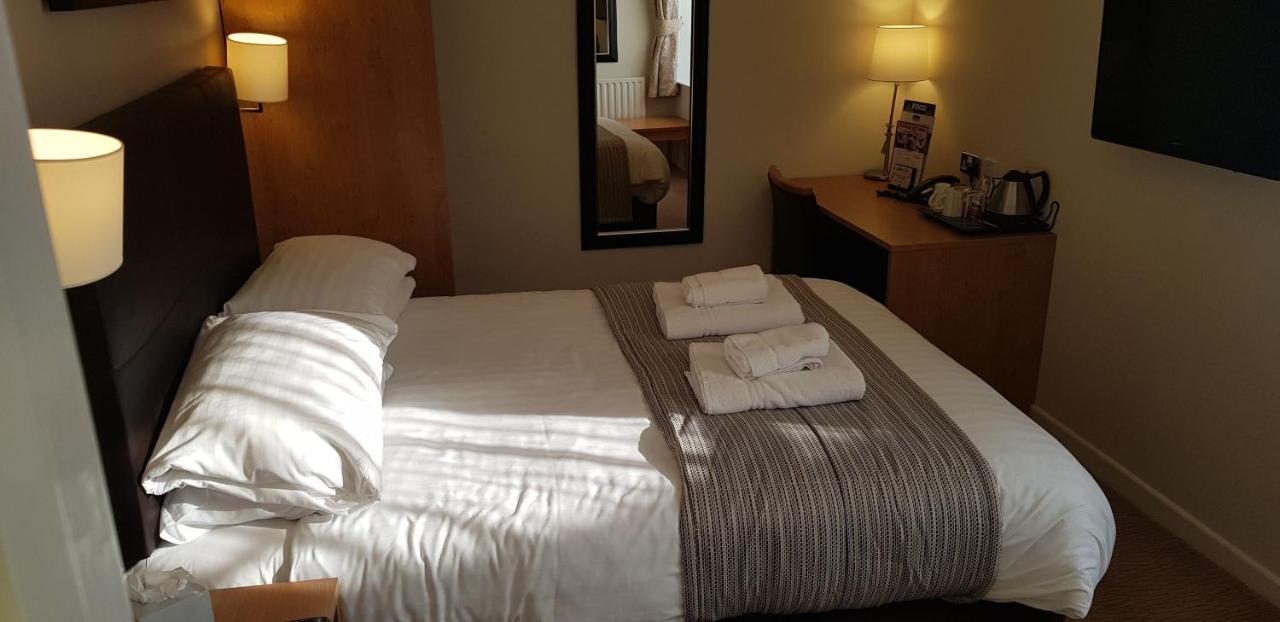 The Wellington Hotel Brecon Buitenkant foto